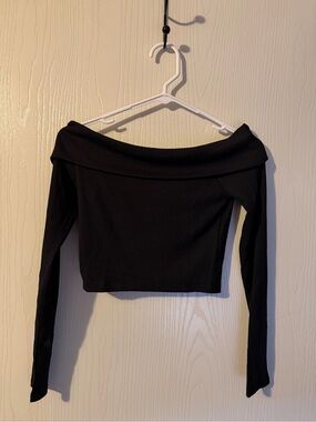 Women’s Off-Shoulder Long Sleeve Crop Top - Black Size XS